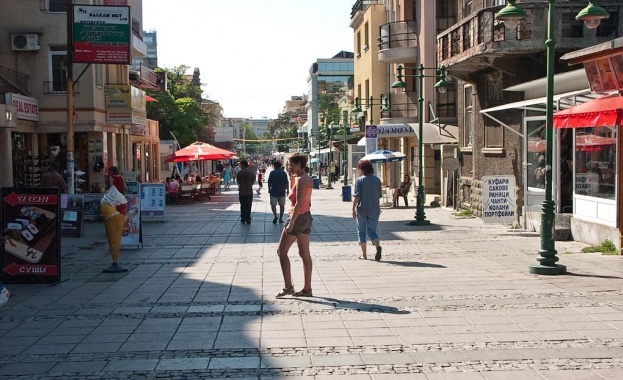 Инсталираха първата бургаска соларна станция за зареждане на електромобили