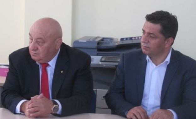 Търновалийски и Гергов обсъдиха с избирателите доходите, цената на тока и външната политика