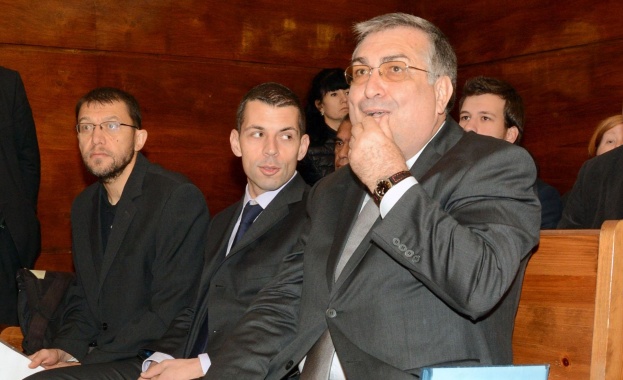 Делото за изборния референдум може да продължи след избора на ново НС