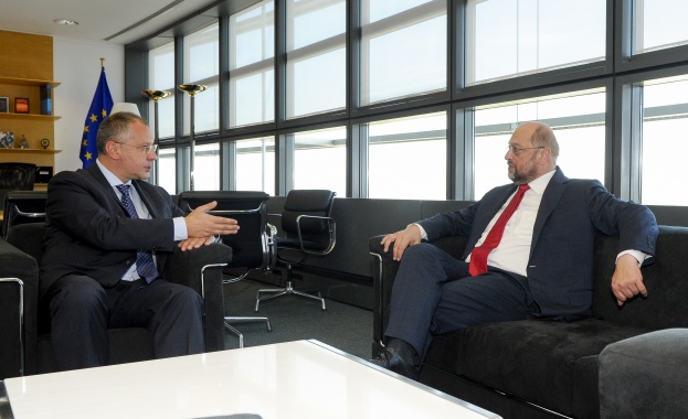 Станишев представи на Мартин Шулц новите приоритети на ПЕС