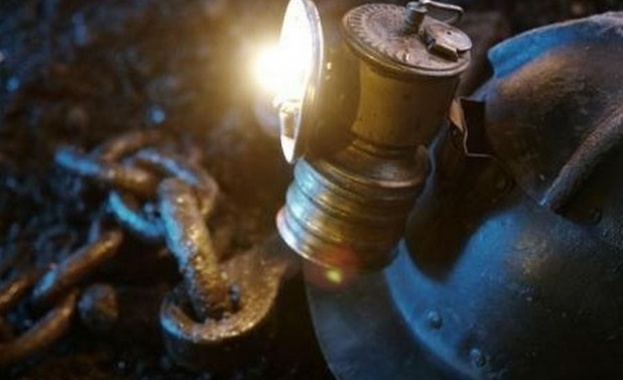 Китайски спасители успяха да извадят на повърхността 11 от 22 та