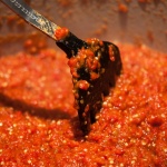 Необичайно изобретение на железничар улеснява правенето на домашна лютеница