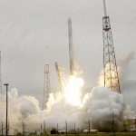 Отложиха с 24 часа изстрелването на Dragon