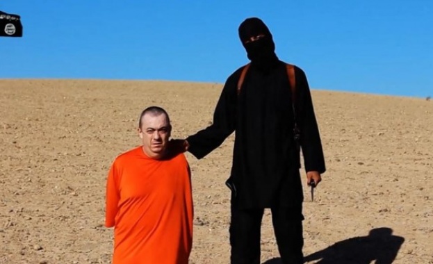 Съпругата на отвлечения британец помоли джихадистите да го пуснат на свобода 