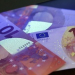 Арестуваха двама италианци с 330 хил. евро преди полет за България