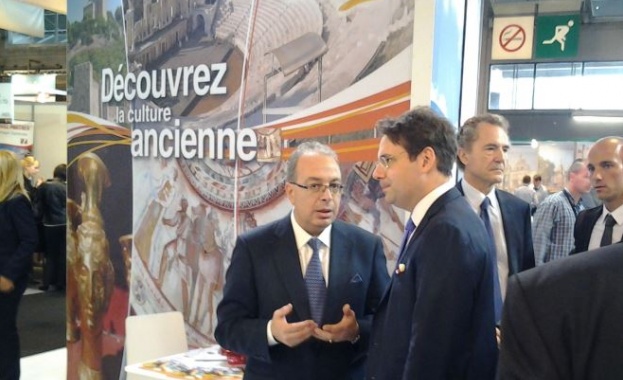 Ботев: Бъдещето на туристическата индустрия ще се определя от летищата, магистралите и сигурността