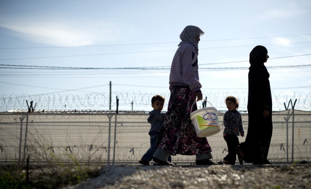 Бариерите не решават драмата с бежанците 