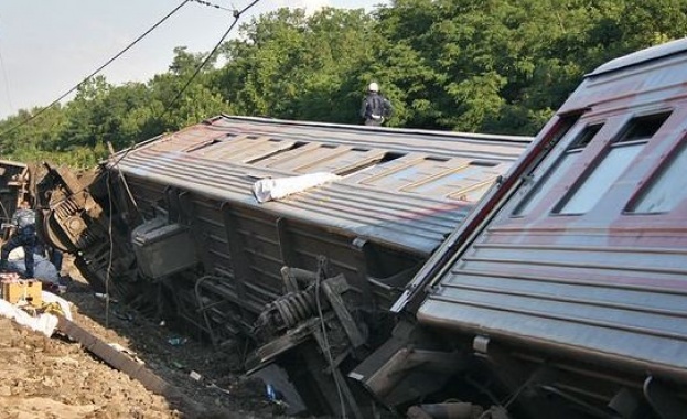 17 вагона с опасен товар дерайлираха в Западна Канада