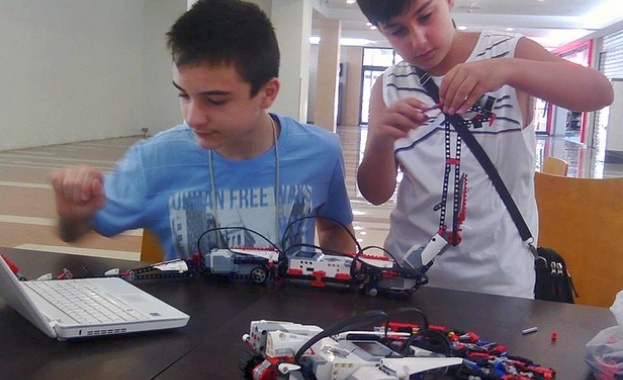 Шоу с роботи на панаира в Пловдив