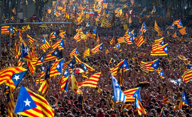 200 000 на протест срещу процеса на каталунските лидери  