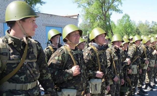 Към Донбас тръгна нов украински батальон
