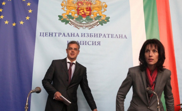 В Народното събрание депутатите гласуват за председател на Централната избирателна