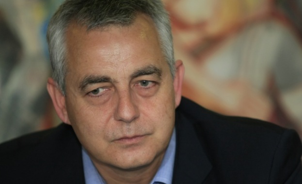 Емил Райнов: Да осъзнаем и отстраним собствените си грешки, трупани и замитани под килима с годините