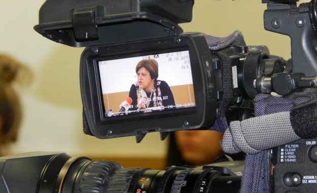 Дончева: Антикорупционният закон бе създаден с пропагандна цел