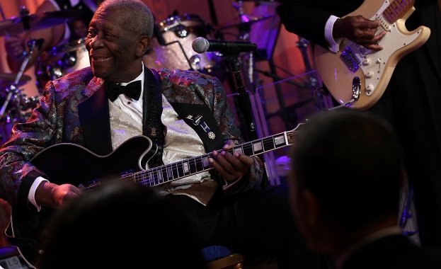 Би Би Кинг прекрати турне заради болест