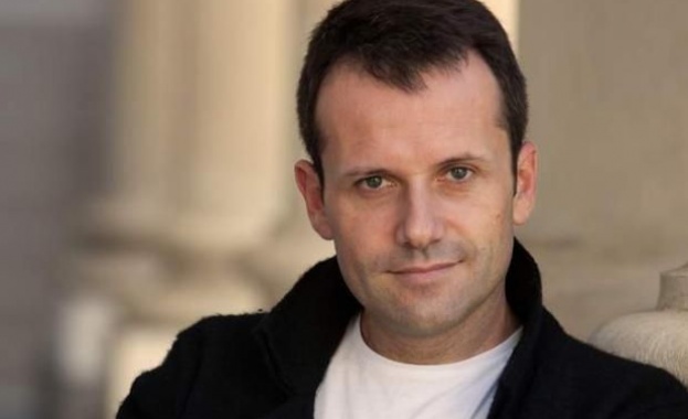 Виртуалното политиканстване е работа на кучета, които само лаят