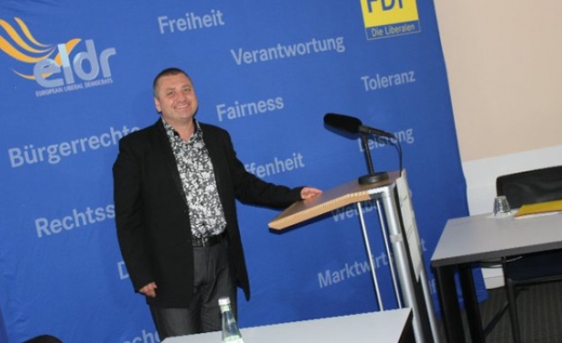 18/18 във Варна се отказал от депутатското си място под натиск