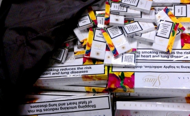 Автомобил с „цигарени” седалки спряха на Капитан Андреево