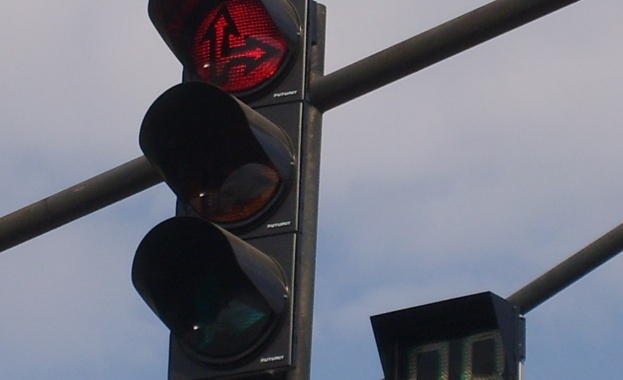 Премахват един от светофарите на Околовръстното в София