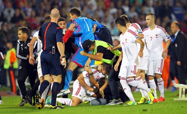 УЕФА решава за „Сърбия-Албания“ чак през ноември