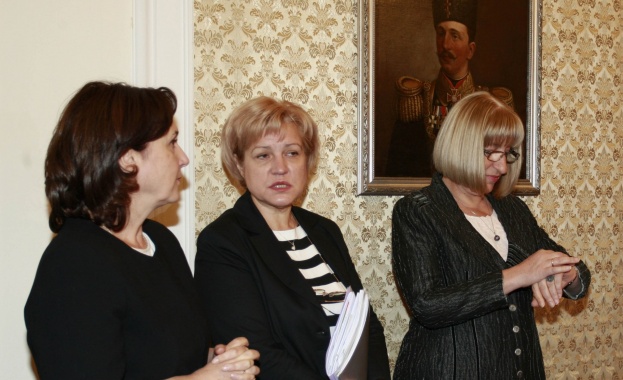 Бъчварова: Каква беше цената на подкрепата за кабинета „Орешарски”?