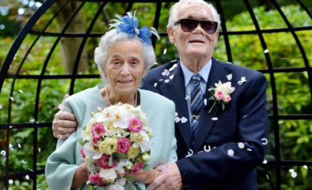 89-годишни младоженци си казаха „да" във Великобритания