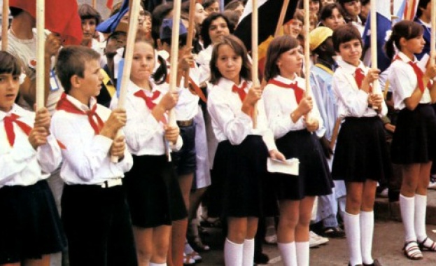 Изложба показва кръжоците в някогашния Пионерски дом 