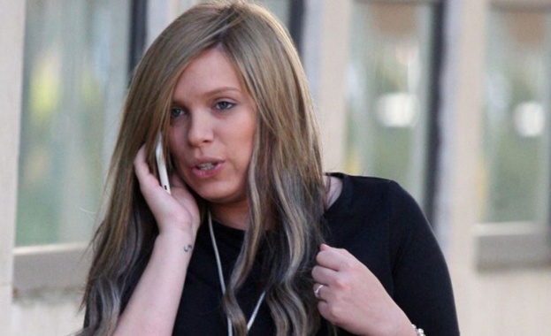 Британка излъга, че има рак, за да събере пари за сватбата си 