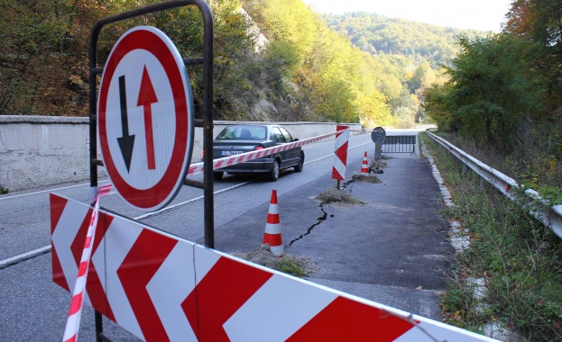Шофьорите да се движат с повишено внимание по път IІ 19