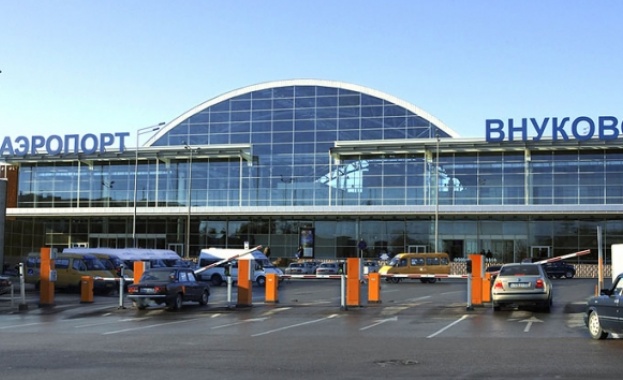 Четирима служители на летище Внуково са задържани заради катастрофата