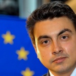 Момчил Неков: С декларациите срещу Русия градим нови стени в Европа