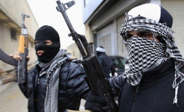 САЩ: ИД печели по 1 млн. долара ежедневно от контрабанден петрол  