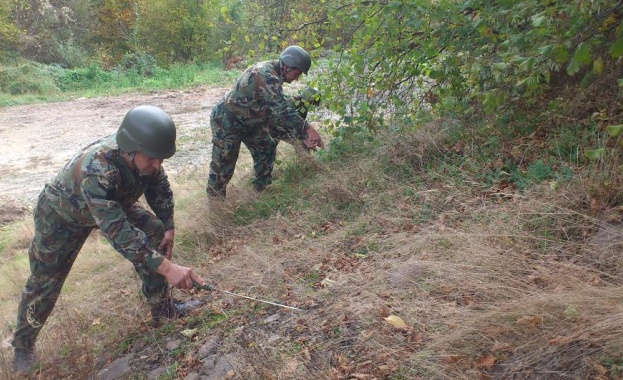 Военнослужещи продължават дейностите за ликвидиране на последствията от „Миджур” 