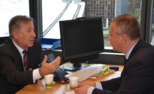 Станишев иска подкрепата на Кармену Вела за развиване на сектор рибарство у нас