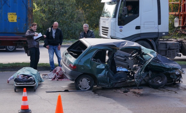 Мъж и жена загинаха при катастрофа във Варна