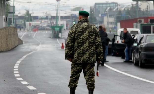 Полша ще вдига своя «стена» на границата с Украйна