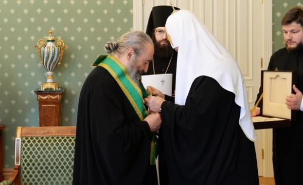 Патриарх Кирил награди с орден предстоятеля на Украинската църква