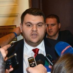 Пеевски: Енергийният министър да си мери приказките