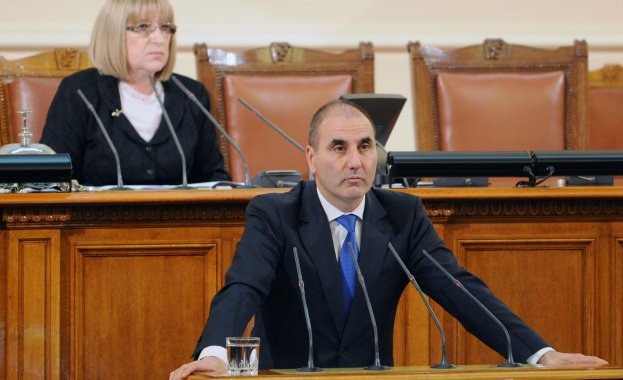 Цветанов: Бъчварова полага максимални усилия, оценката я дава премиерът