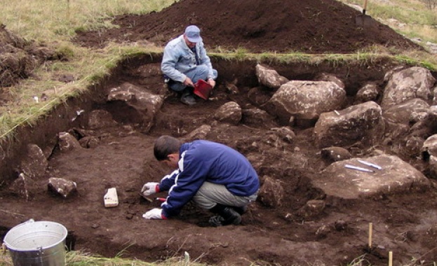 Извадиха скелети на великани отпреди 4 хиляди години