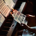 Ако един човек не пее, това не означава, че не може да пее, може просто да не знае думите