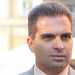 Гроздан Караджов: Държавата ще подпомогне на повече от 600 000 небитови абонати с компенсации заради високите цени на електроенергията