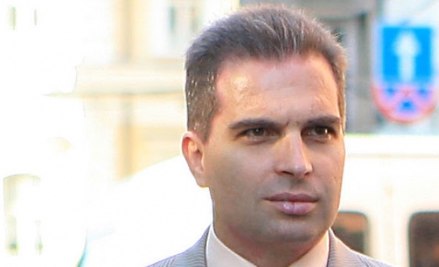 Проходът Петрохан остава затворен след като пътят сериозно пропадна от