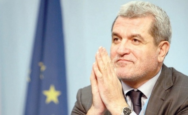 Касим Дал открехва вратата за противниците на Доган, но без агенти на ДС