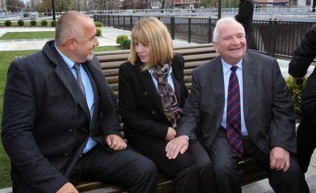 Дясноцентристкото коляно на Йорданка Фандъкова