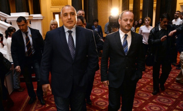 ГЕРБ и РБ правят кабинет. Патриотите ги подкрепят в парламента 