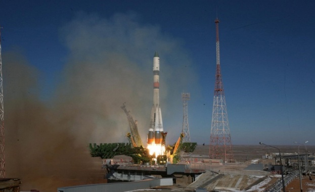 Русия изведе в орбита военен спътник