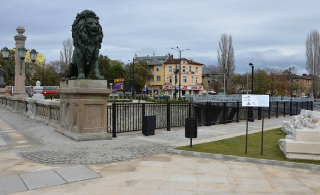 "Лъвов мост" вече е пешеходна зона