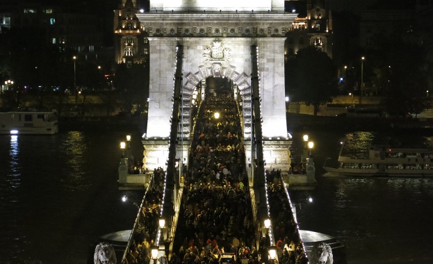 Унгария се отказа от данъка върху Интернет