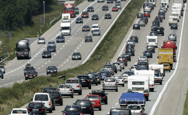 Германия въвежда пътна такса за чуждите шофьори, които искат да използват магистралите ѝ